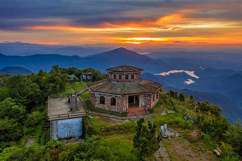 Trekking in Bach Ma National Park