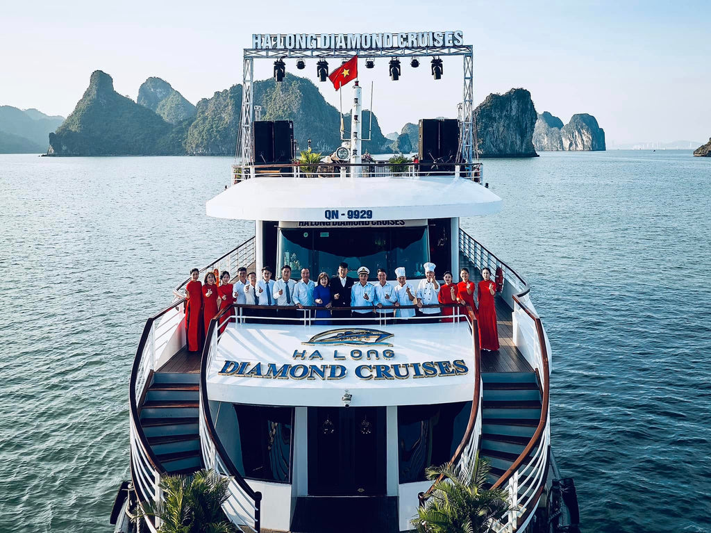 1D - HALONG BAY:  HALONG BAY ON CRUISE (5-STAR CRUISE)