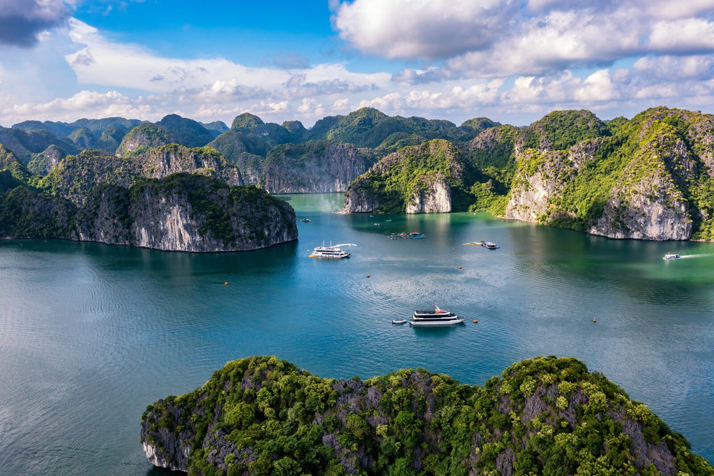 3D2N Cat Ba : LAN HA BAY ( half day) - VIET HAI VILLAGE - CATBA NATIONAL PARK