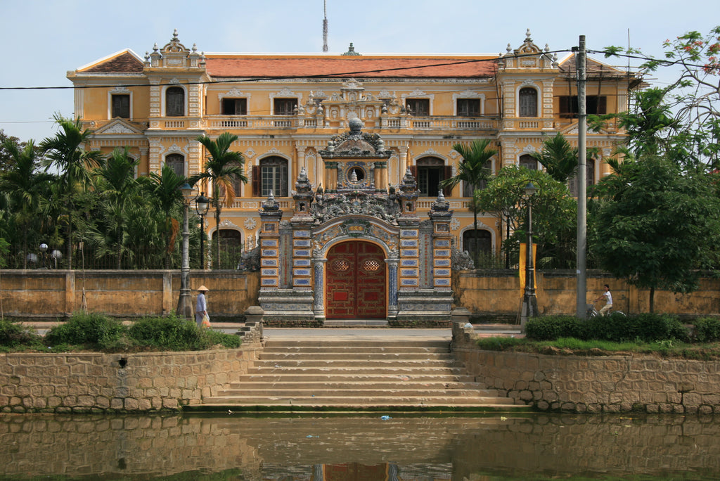 1D - HUE IMPERIAL CITY – THIEN MU PAGODA KHAI DINH TOMB – HAI VAN TUNNEL ROUTE