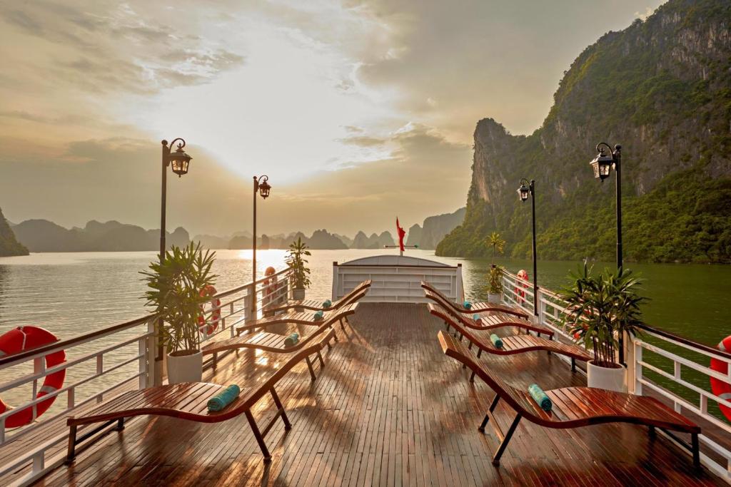 2D1N-HANOI-HALONG BAY / LANHA BAY (3-STAR CRUISE)