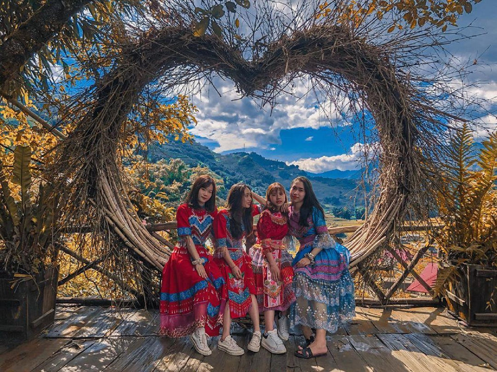 2D2N-SAPA:  SAPA-CAT CAT/ TA VAN–O QUY HO PASS RONG MAY GLASS BRIDGE