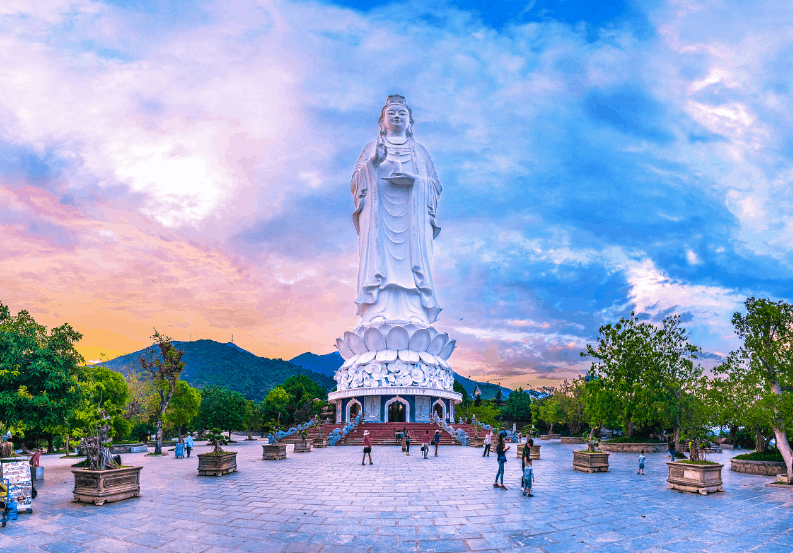 Central Vietnam Harmony – From Golden Peaks to Imperial Heritage