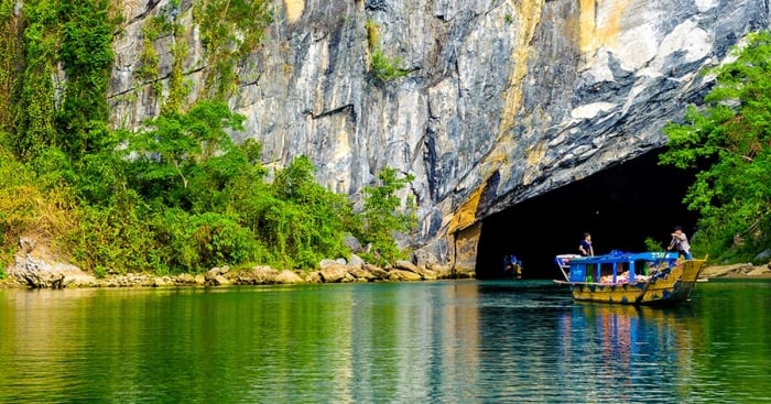 3D2N - QUANG BINH PHONG NHA - DARK CAVE - PARADISE CAVE - DMZ TOUR