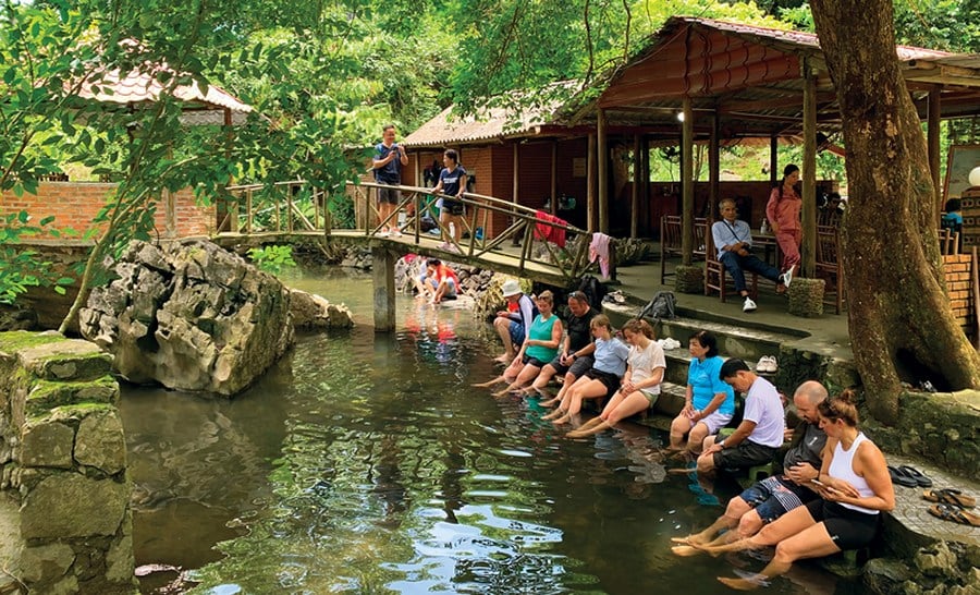 3D2N Cat Ba : LAN HA BAY ( half day) - VIET HAI VILLAGE - CATBA NATIONAL PARK