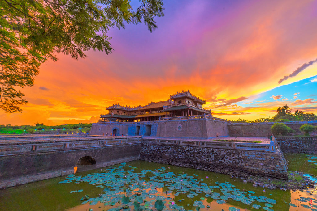 1D - HUE IMPERIAL CITY – THIEN MU PAGODA KHAI DINH TOMB – HAI VAN TUNNEL ROUTE