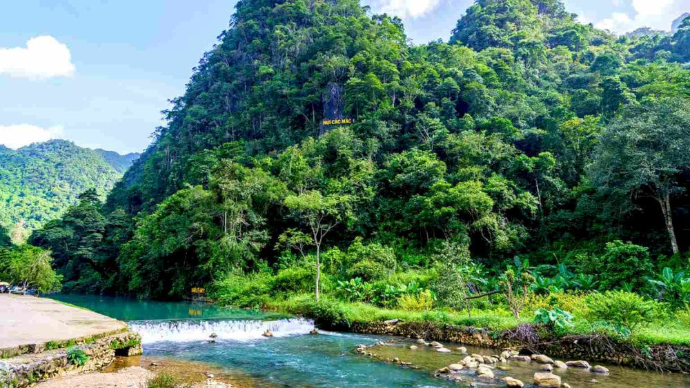 3D4N - CAO BANG - BAN GIOC:  BAN GIOC WATERFALL – NGUOM NGAO (TIGER) CAVE ANGEL EYE MOUNTAIN - NGOC CON VALLEY &  KHAU COC TRA LAKE