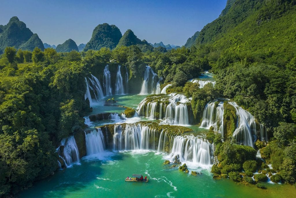 3D4N - CAO BANG - BAN GIOC:  BAN GIOC WATERFALL – NGUOM NGAO (TIGER) CAVE ANGEL EYE MOUNTAIN - NGOC CON VALLEY &  KHAU COC TRA LAKE