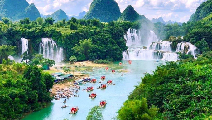 3D4N - CAO BANG - BAN GIOC:  BAN GIOC WATERFALL – NGUOM NGAO (TIGER) CAVE ANGEL EYE MOUNTAIN - NGOC CON VALLEY &  KHAU COC TRA LAKE