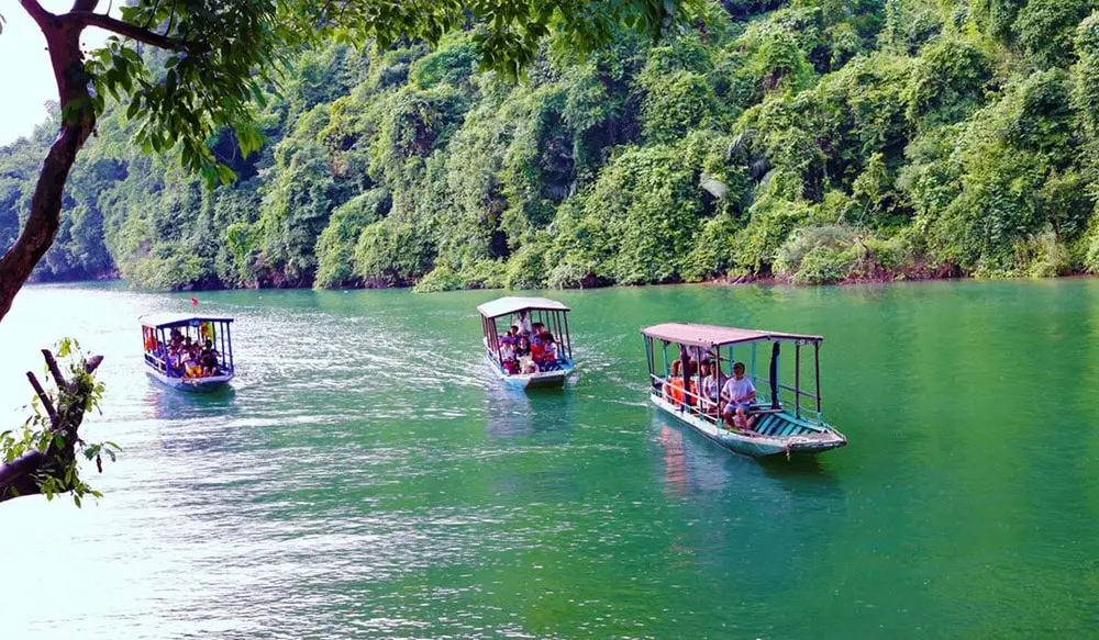 3D4N - CAO BANG - BAN GIOC:  BAN GIOC WATERFALL – NGUOM NGAO (TIGER) CAVE ANGEL EYE MOUNTAIN - NGOC CON VALLEY &  KHAU COC TRA LAKE
