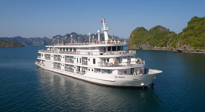 1D - HALONG BAY:  HALONG BAY ON CRUISE