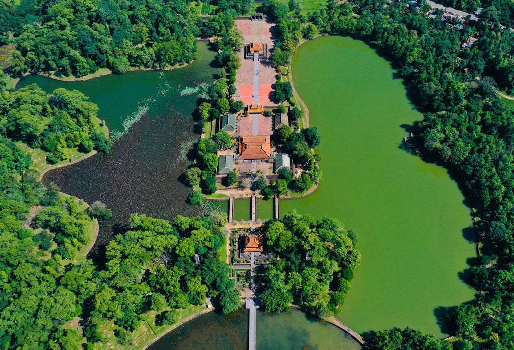 1D - HUE IMPERIAL CITY – THIEN MU PAGODA KHAI DINH TOMB – HAI VAN TUNNEL ROUTE