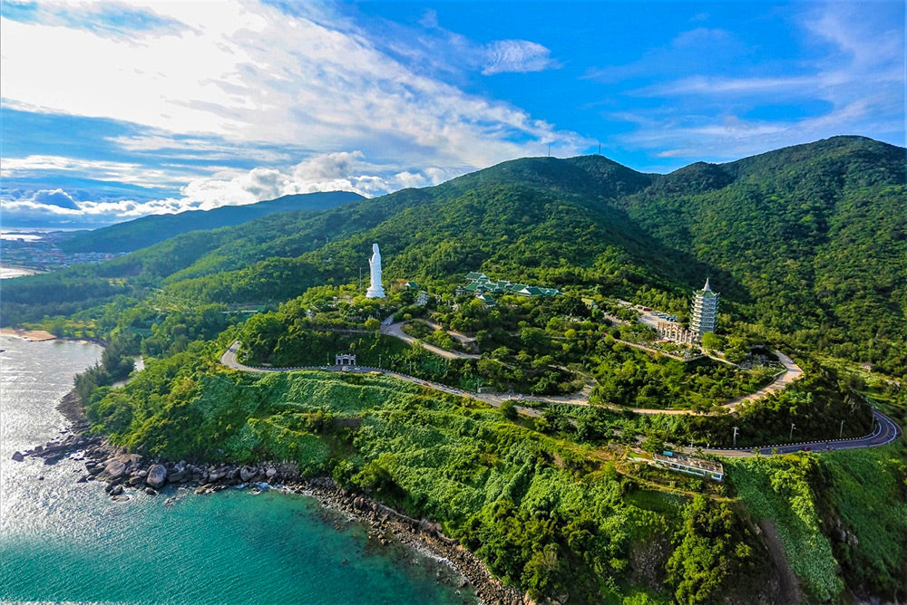 Central Vietnam Harmony – From Golden Peaks to Imperial Heritage