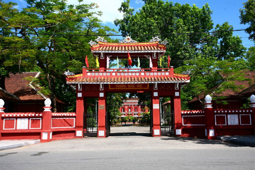 1D - HUE IMPERIAL CITY – THIEN MU PAGODA KHAI DINH TOMB – HAI VAN TUNNEL ROUTE