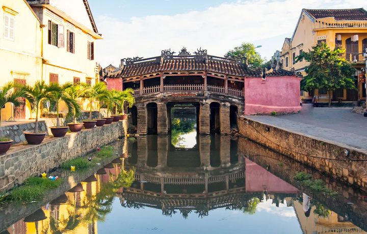 Complete Vietnam