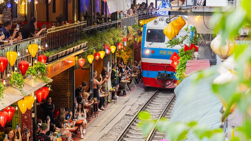 Vietnam Essence: From North to South