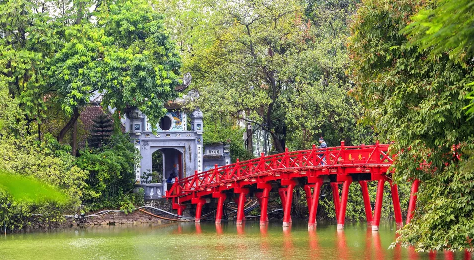 Vietnam Highlights: From North to Central
