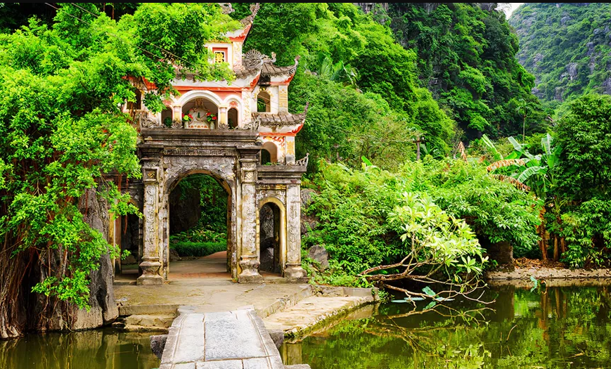 Vietnam Highlights: From North to Central