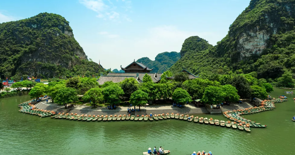 Vietnam Highlights: From North to Central