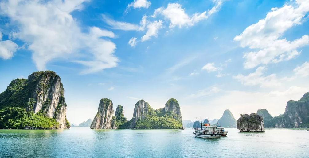 Vietnam Highlights: From North to Central