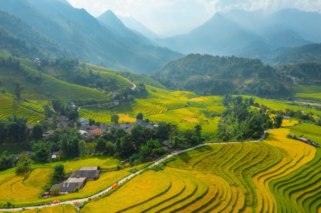 2D2N-SAPA:  SAPA-CAT CAT/ TA VAN–O QUY HO PASS RONG MAY GLASS BRIDGE