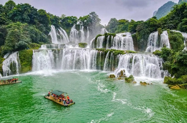 3D4N - CAO BANG - BAN GIOC:  BAN GIOC WATERFALL – NGUOM NGAO (TIGER) CAVE ANGEL EYE MOUNTAIN - NGOC CON VALLEY &  KHAU COC TRA LAKE