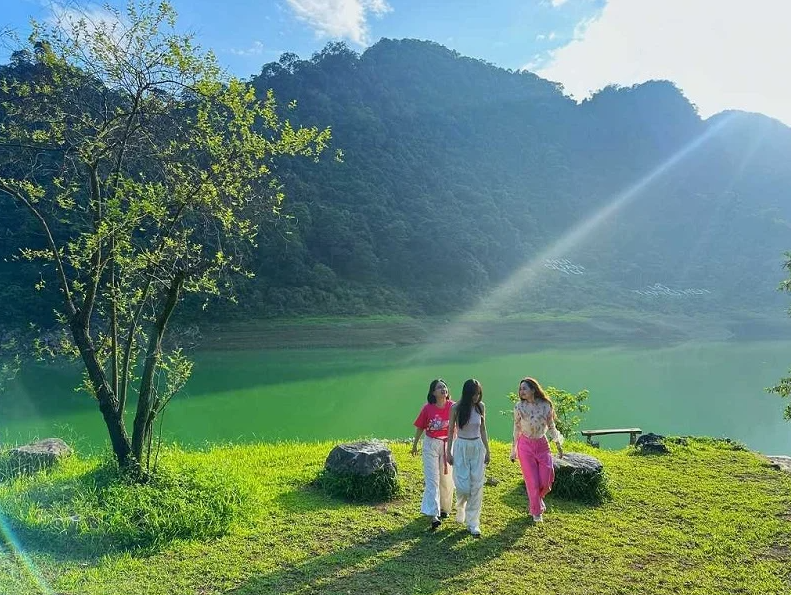 3D4N - CAO BANG - BAN GIOC:  BAN GIOC WATERFALL – NGUOM NGAO (TIGER) CAVE ANGEL EYE MOUNTAIN - NGOC CON VALLEY &  KHAU COC TRA LAKE