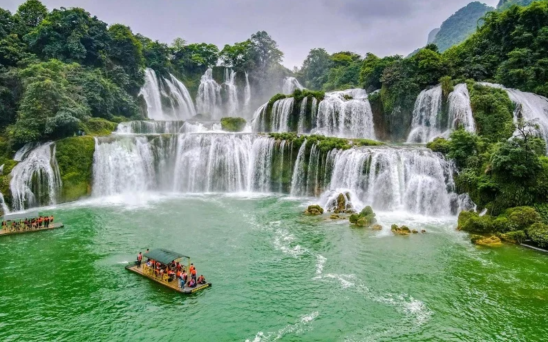 3D4N - CAO BANG - BAN GIOC:  BAN GIOC WATERFALL – NGUOM NGAO (TIGER) CAVE ANGEL EYE MOUNTAIN - NGOC CON VALLEY &  KHAU COC TRA LAKE