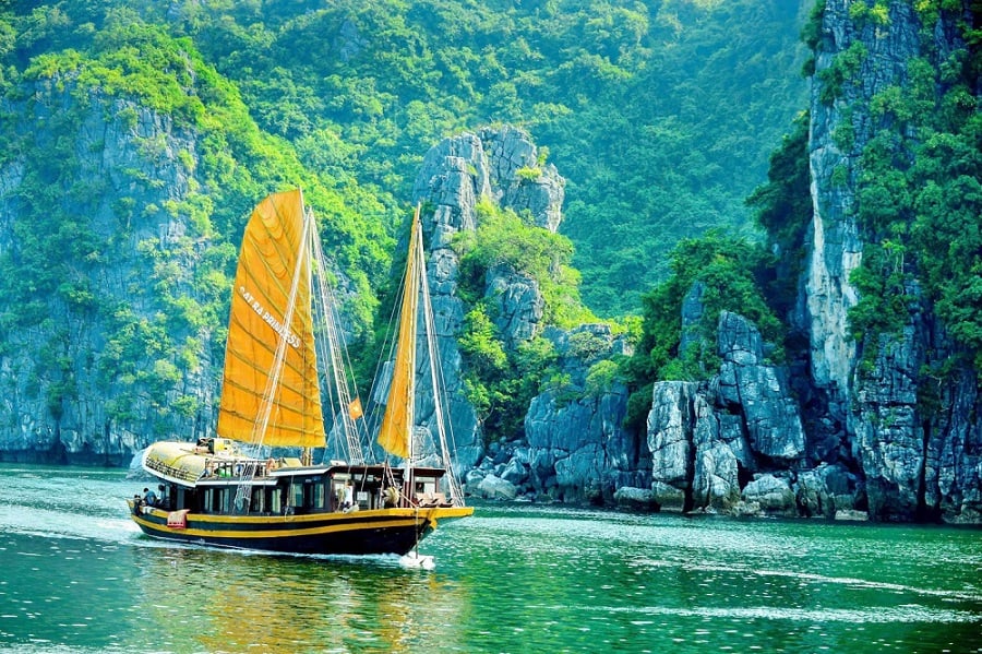 3D2N Cat Ba : LAN HA BAY ( half day) - VIET HAI VILLAGE - CATBA NATIONAL PARK
